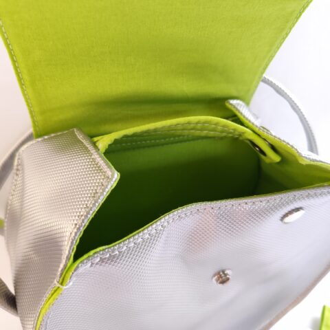 sac rond avec bandoulière simili cuir argent doublure tissu vert anis