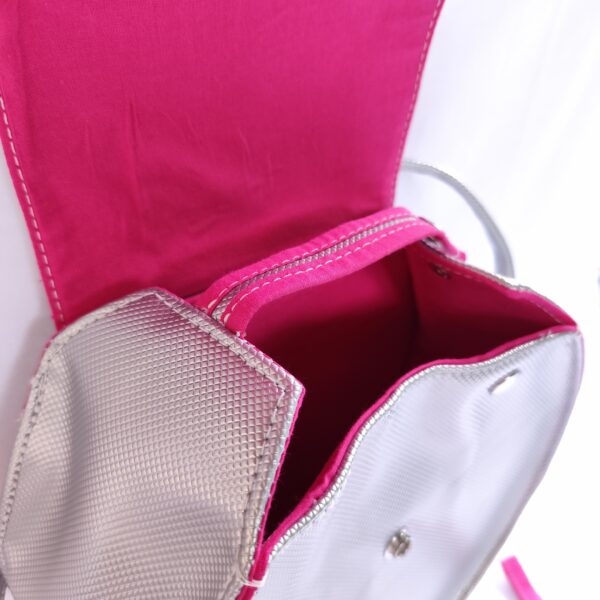 sac rond simili cuir argent doublure tissu rose rabat et bandoulière