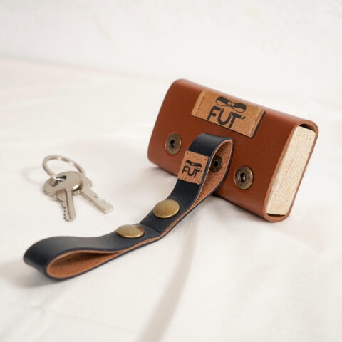 Support mural pour Attache porte-clés en bois et simili cuir pour attache porte-clés avec bouton pression en métal