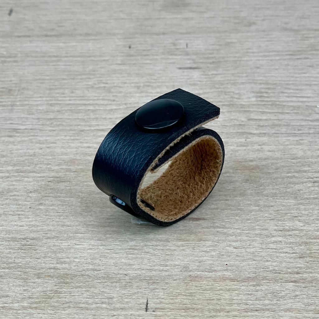 Adaptateur d'attache porte-clés -Fut' - Noir Fut' Marque française Toulouse 31000 Muret 31600 Noé 31410 Carbonne 31390