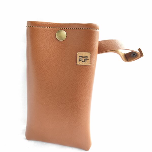 ETUI A LUNETTES SIMILI CUIR LISSE CAMEL MARRON AVEC LANIERE BOUTON PRESSION