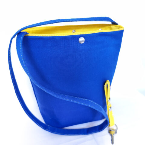 Sac Seau tissu bleu doublure jaune UP CYCLING CREATION UNIQUE