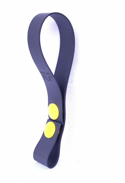 Attache porte-clés upcyclé boutons plastique rouge