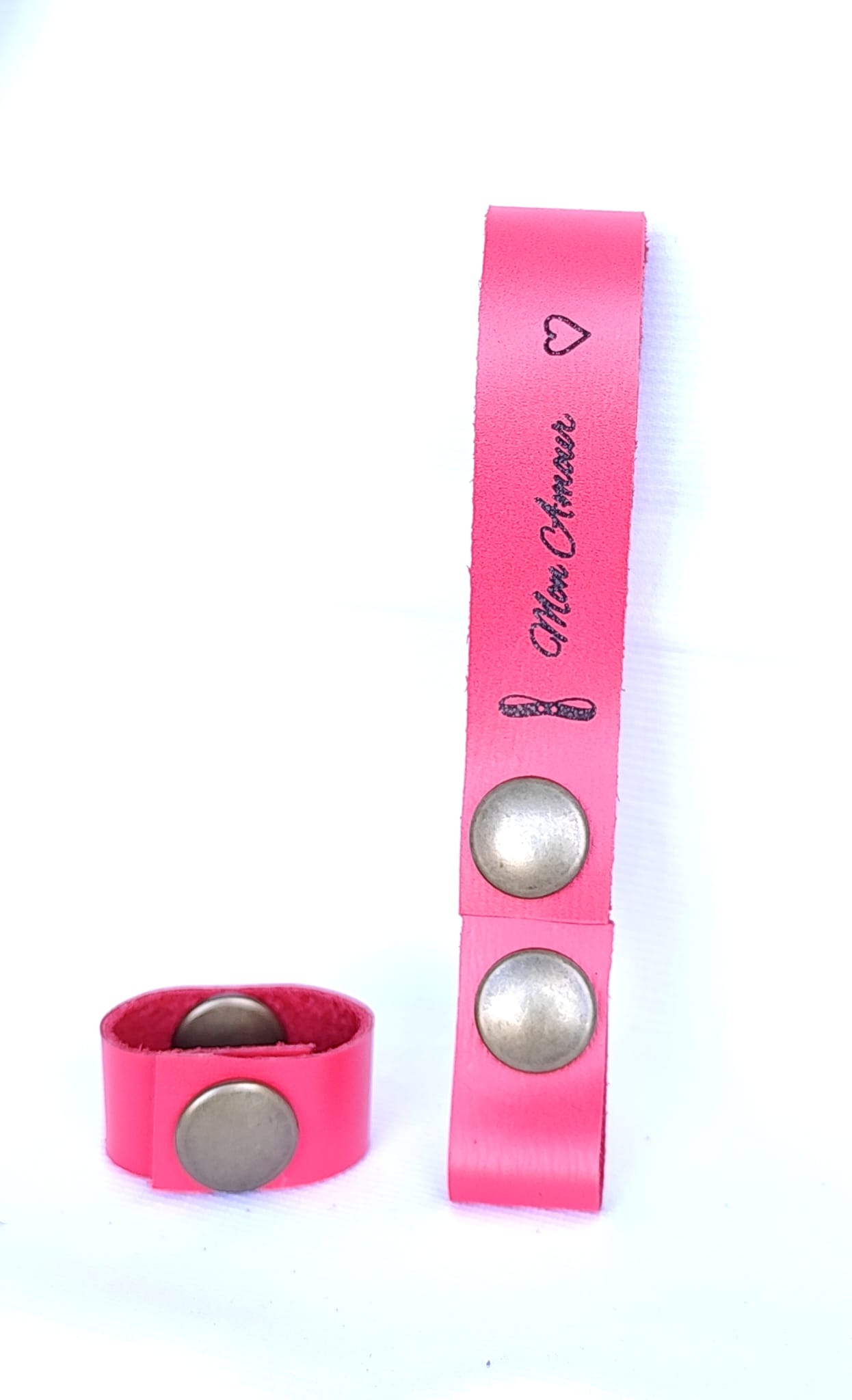 attache porte-clés cuir rose gravé mon amour