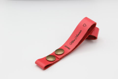 ATTACHES PORTE CLES FUT' CUIR VACHETTE FUSHIA MON AMOUR